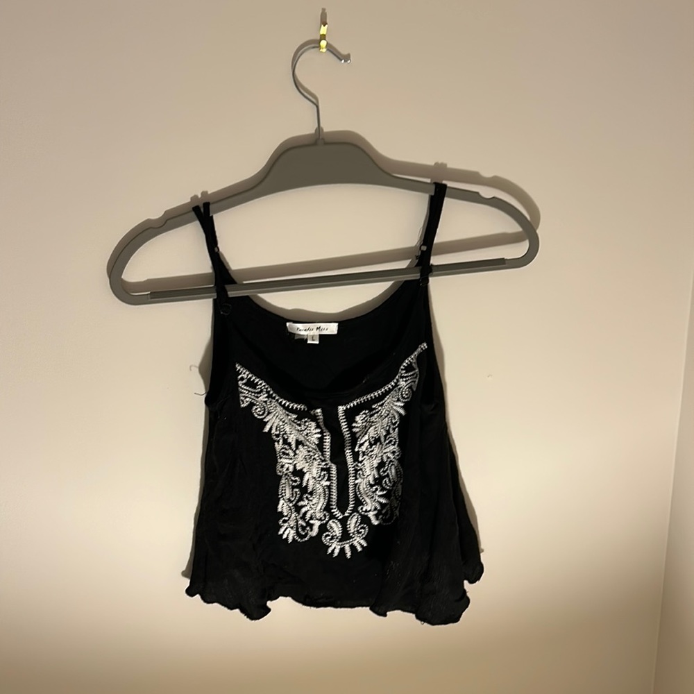 Cropped boutique tank with stitches embroidery Paradis Miss brand